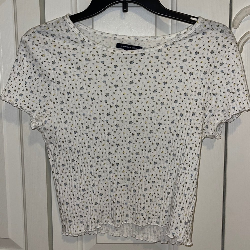 American Eagle Flowery Top✨